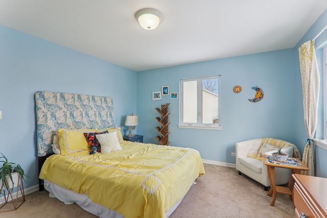 617 Lake Breeze Court, Lake Villa, IL 60046