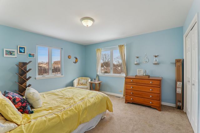 617 Lake Breeze Court, Lake Villa, IL 60046