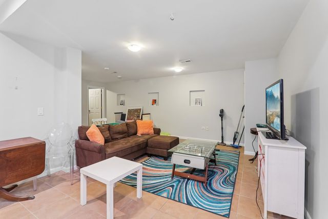 617 Lake Breeze Court, Lake Villa, IL 60046