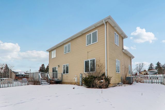 617 Lake Breeze Court, Lake Villa, IL 60046