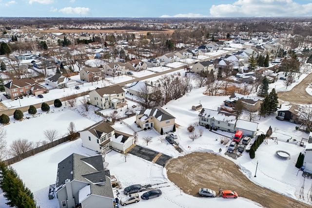 617 Lake Breeze Court, Lake Villa, IL 60046