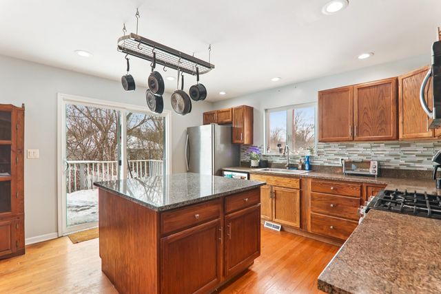 617 Lake Breeze Court, Lake Villa, IL 60046