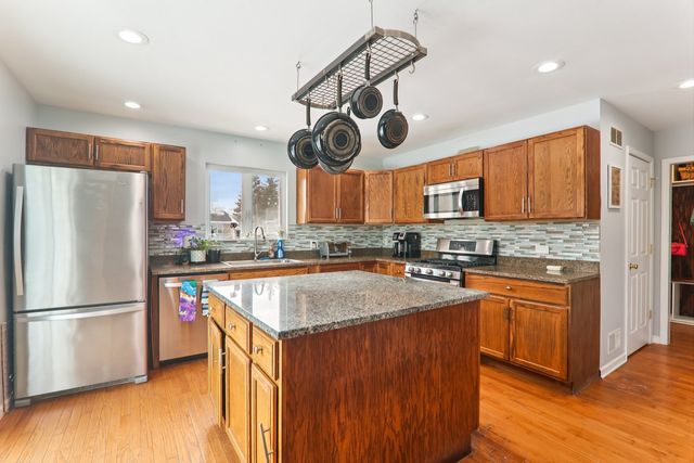 617 Lake Breeze Court, Lake Villa, IL 60046