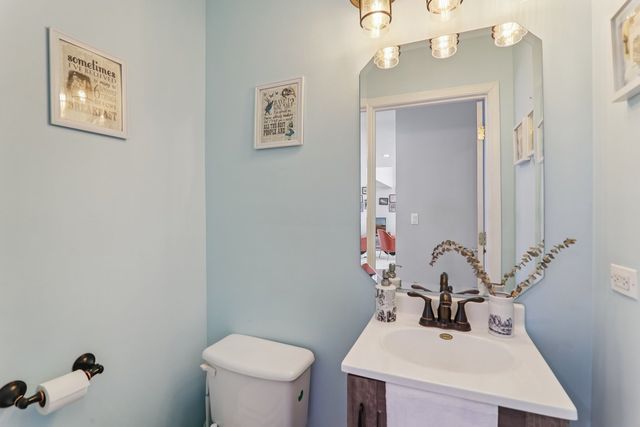 617 Lake Breeze Court, Lake Villa, IL 60046