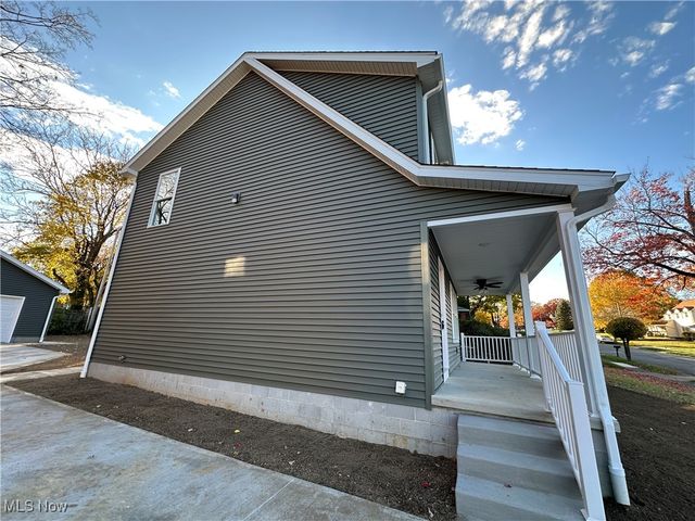 215 Upland Avenue, Youngstown, OH 44504