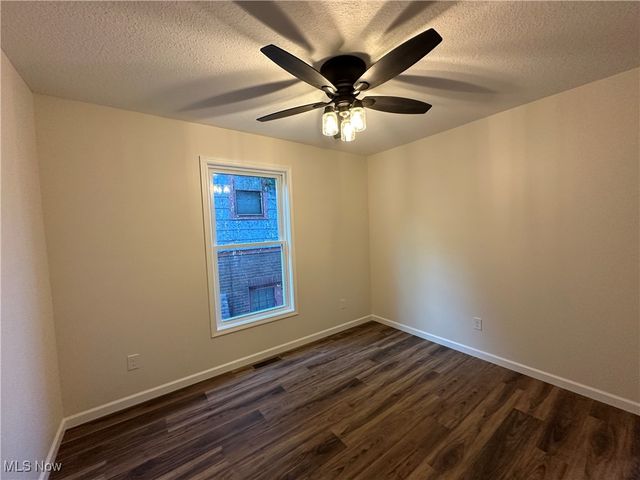 215 Upland Avenue, Youngstown, OH 44504