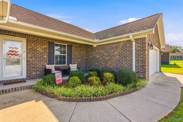 19032 Racheals Loop, Athens, AL 35611