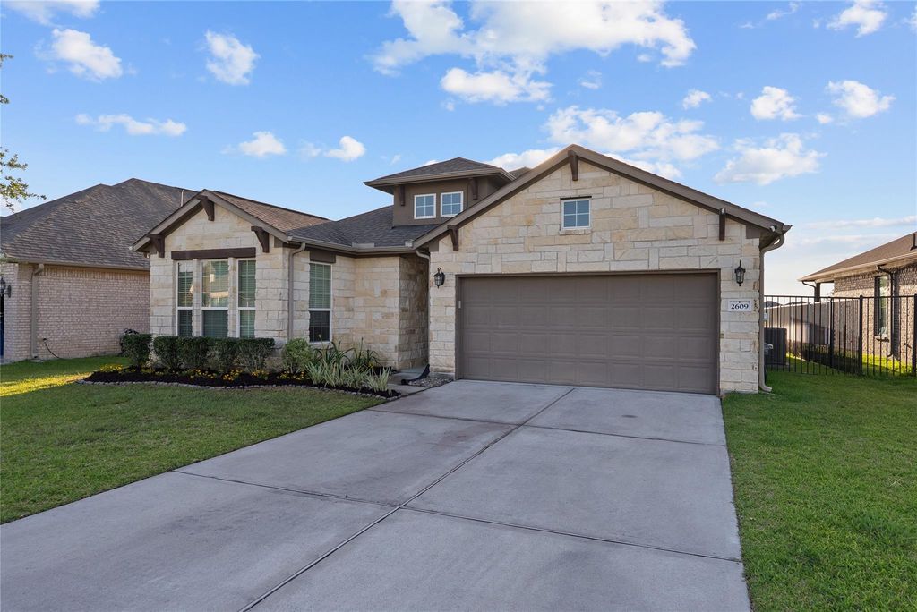 2609 Arbor Edge Crossing, Texas City, TX 77568