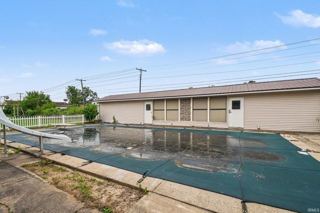 2301 Aurora Avenue, Elkhart, IN 46517