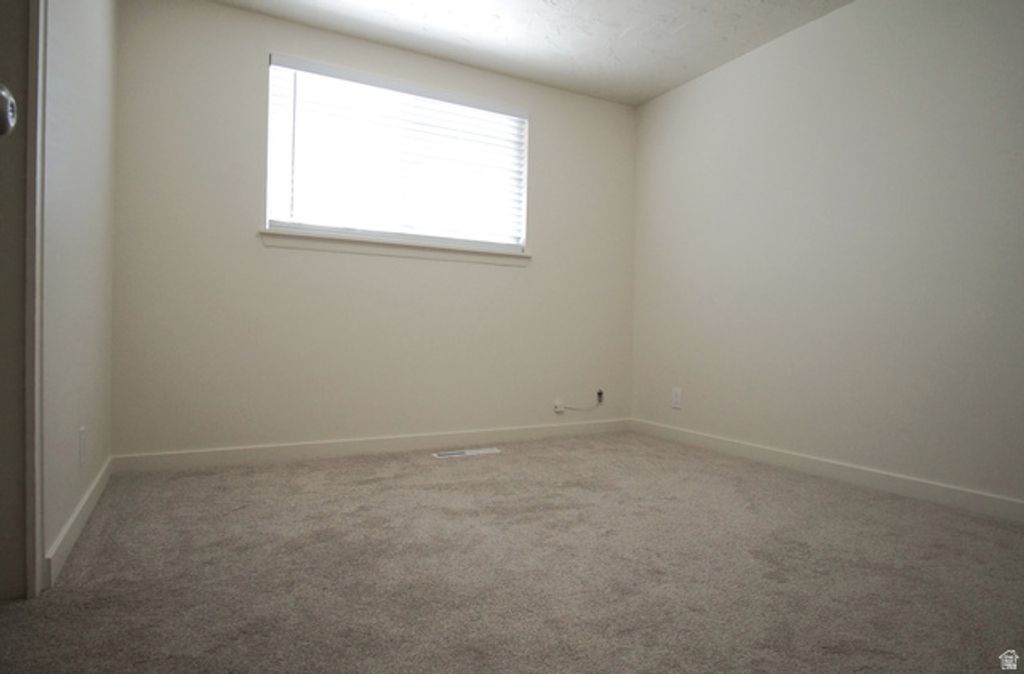 Image 15 of property listing at 416 E 8260 S, Sandy, UT 84070