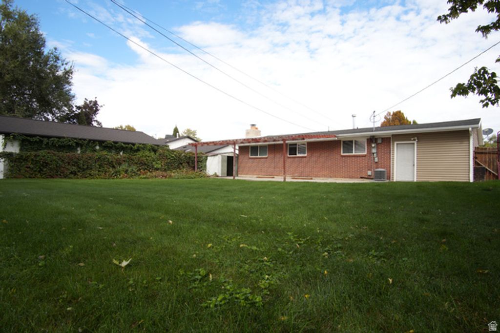 Image 33 of property listing at 416 E 8260 S, Sandy, UT 84070
