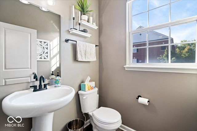 11910 Riley Drive 2, Zionsville, IN 46077