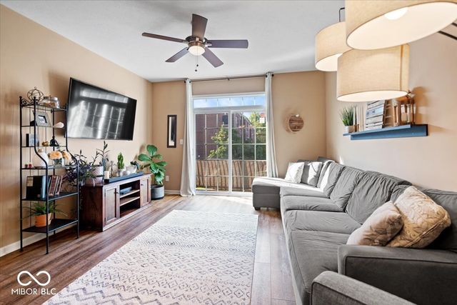 11910 Riley Drive 2, Zionsville, IN 46077