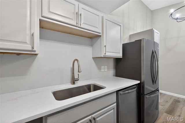 10469 Briarbend Drive 7, Creve Coeur, MO 63146