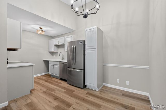 10469 Briarbend Drive 7, Creve Coeur, MO 63146