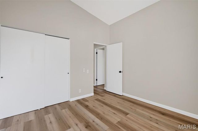 10469 Briarbend Drive 7, Creve Coeur, MO 63146