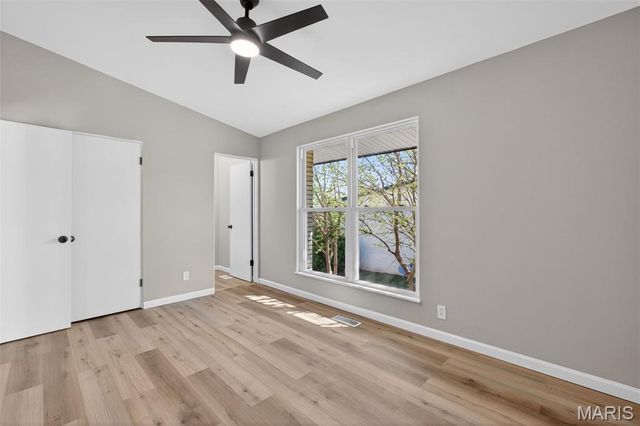 10469 Briarbend Drive 7, Creve Coeur, MO 63146