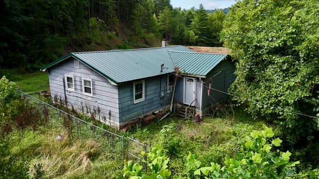 223 Bertha Hollow Road, Gray, KY 40734