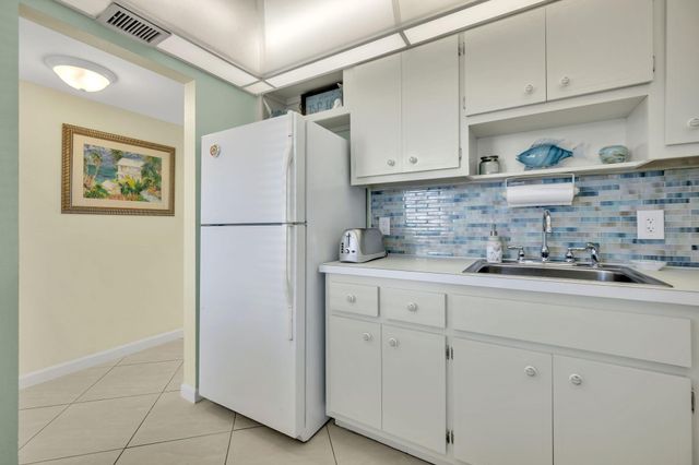 201 N Ocean Boulevard 203, Pompano Beach, FL 33062