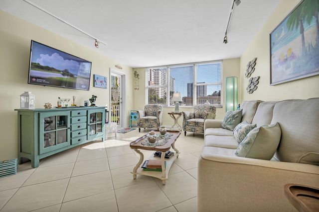 201 N Ocean Boulevard 203, Pompano Beach, FL 33062