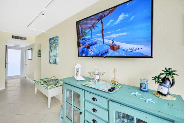 201 N Ocean Boulevard 203, Pompano Beach, FL 33062