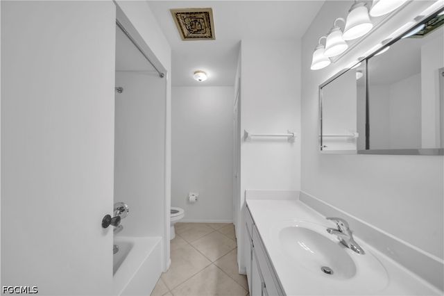 1715 Golf Club DR 2, North Fort Myers, FL 33903