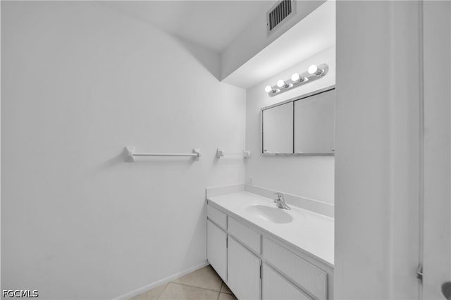 1715 Golf Club DR 2, North Fort Myers, FL 33903