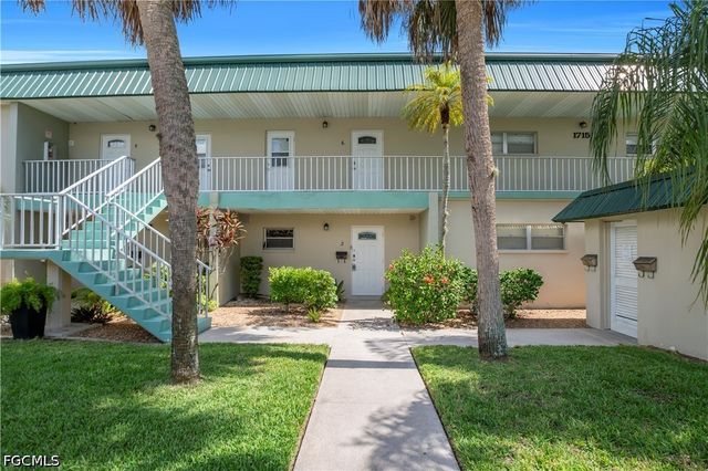 1715 Golf Club DR 2, North Fort Myers, FL 33903