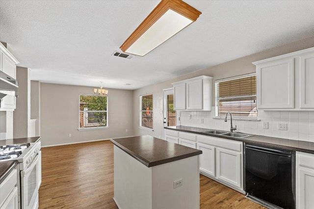 1612 Rossport BND, Leander, TX 78641