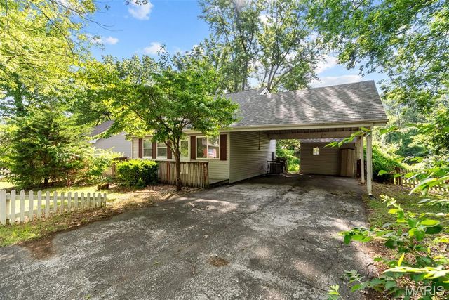 2826 Dawnview Drive, Florissant, MO 63031