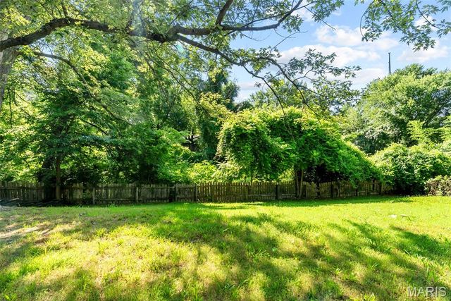 2826 Dawnview Drive, Florissant, MO 63031