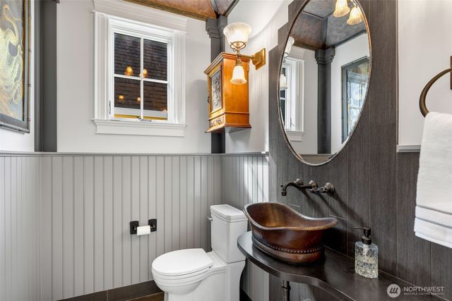 3723 41st Avenue SW, Seattle, WA 98116