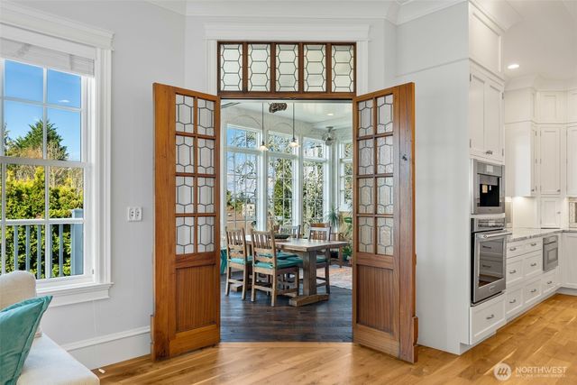 3723 41st Avenue SW, Seattle, WA 98116