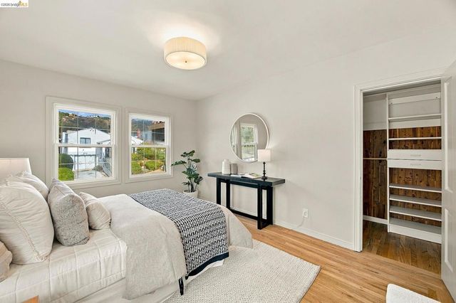 6027 Buena Ventura Ave., Oakland, CA 94605