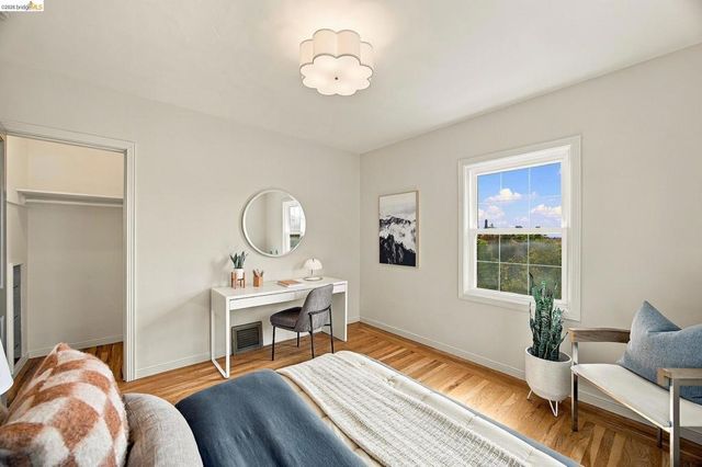 6027 Buena Ventura Ave., Oakland, CA 94605