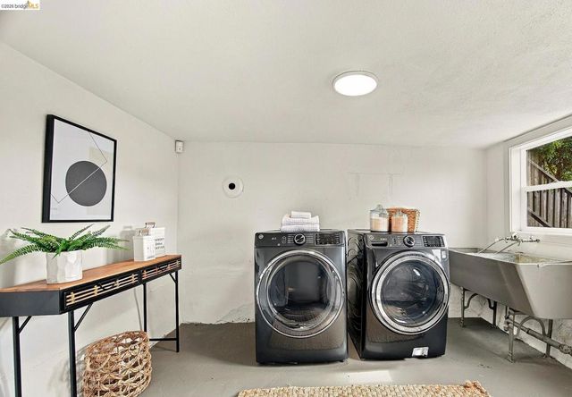 6027 Buena Ventura Ave., Oakland, CA 94605
