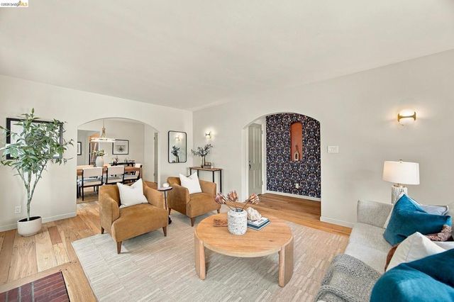 6027 Buena Ventura Ave., Oakland, CA 94605