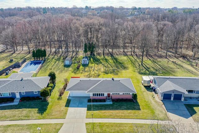 257 Mohawk Road, Janesville, WI 53545