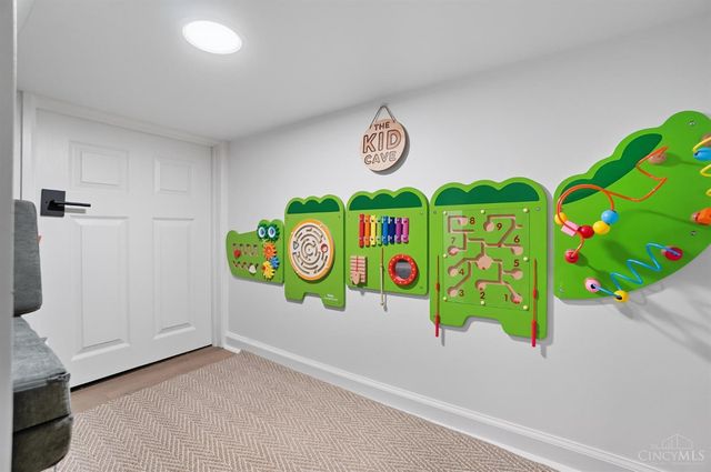 8024 Seabury Court, West Chester, OH 45069