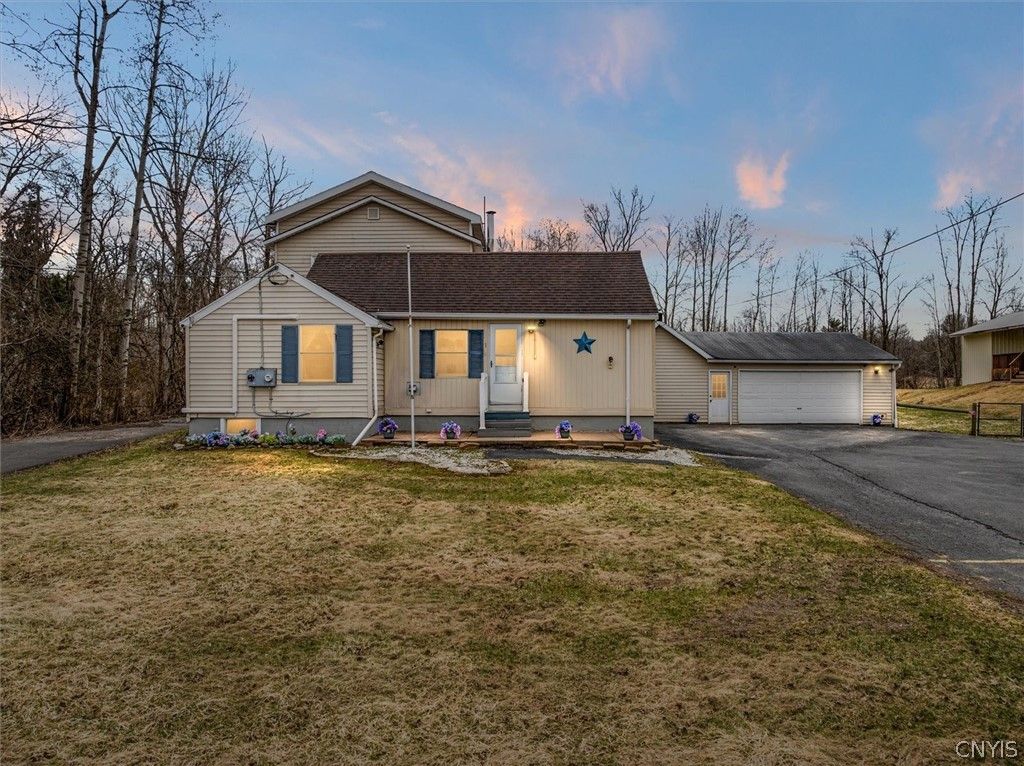 6126 Lowell Road, Westmoreland, NY 13440