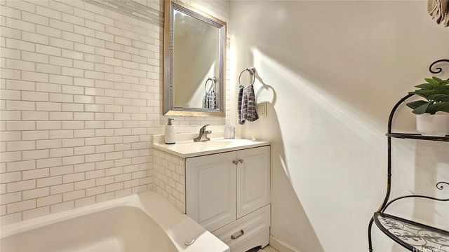 1459 Pele Street 203, Honolulu, HI 96813