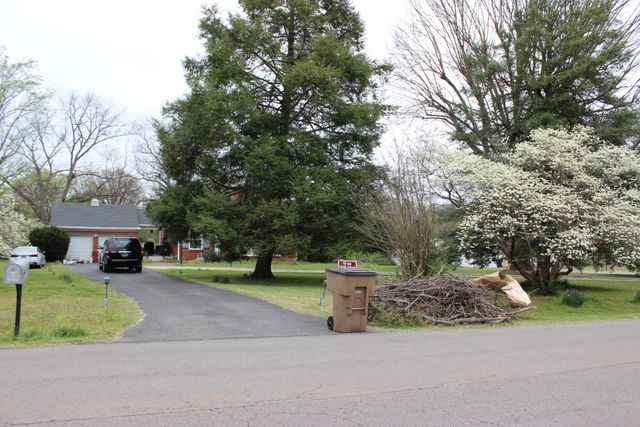 1329 Kenwood Dr, Nashville, TN 37216