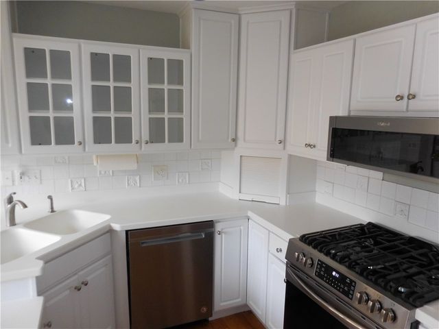 11 Huxley Way, Perinton, NY 14450