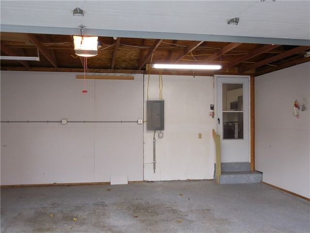 11 Huxley Way, Perinton, NY 14450