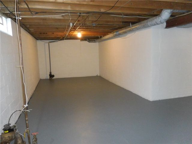 11 Huxley Way, Perinton, NY 14450