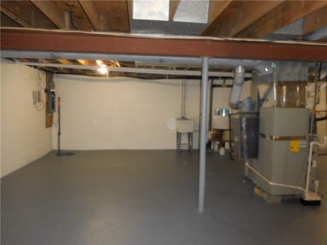 11 Huxley Way, Perinton, NY 14450