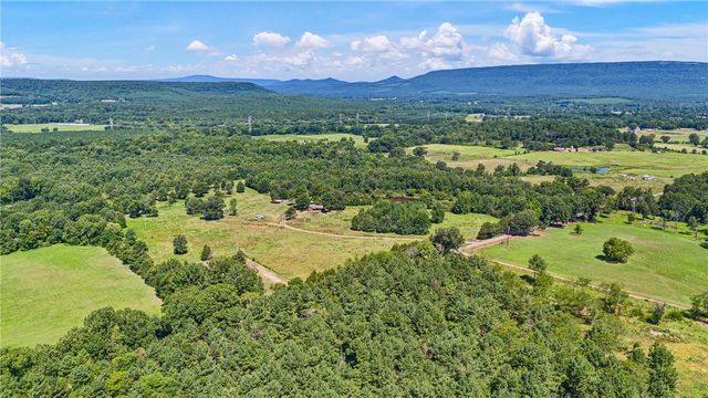 10972 Cowger Lane B, Dardanelle, AR 72834