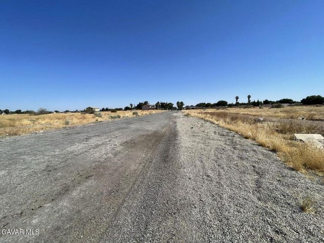 27th Ste Vic Ave R10, Palmdale, CA 93550