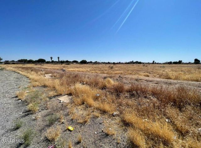 27th Ste Vic Ave R10, Palmdale, CA 93550