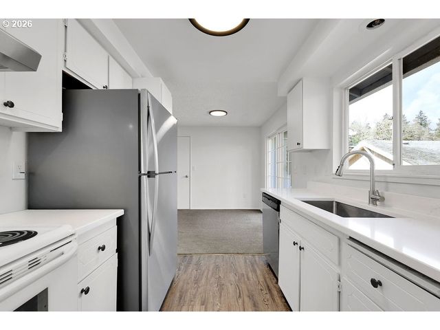 1774 SUNSET Ave, West Linn, OR 97068